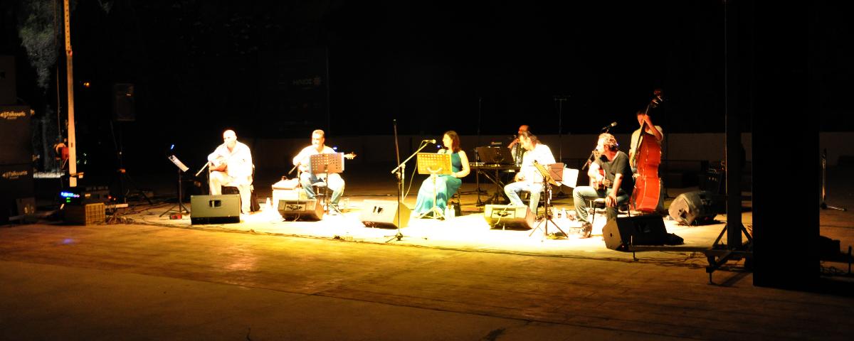 laiki-orxistra-amfitheatro-dsc_0004-850x340_1200x480